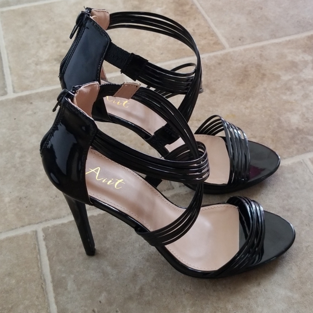 NWOT Aiit Black Patten Leather Sandal Heels